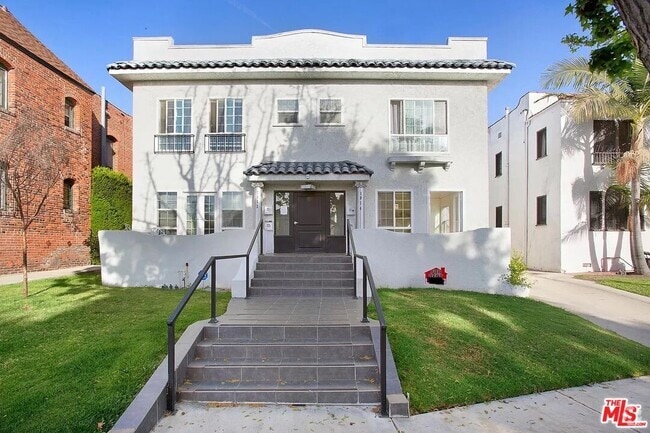 Building Photo - 1014 S Orange Dr Rental