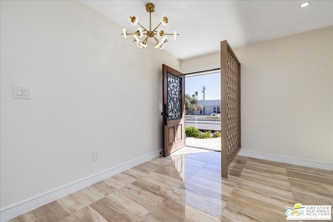 Photo - 372 E Molino Rd