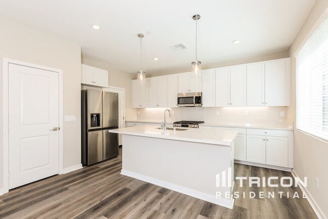 Photo - 31683 Hans Dr