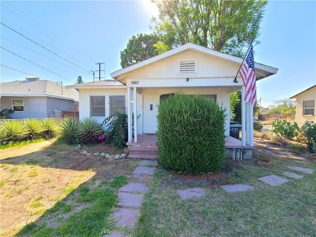 Photo - 1607 Clay St House