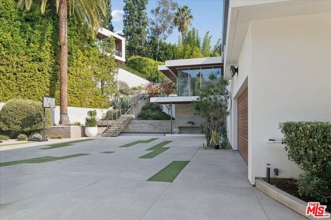 Photo - 1232 Sunset Plaza Dr