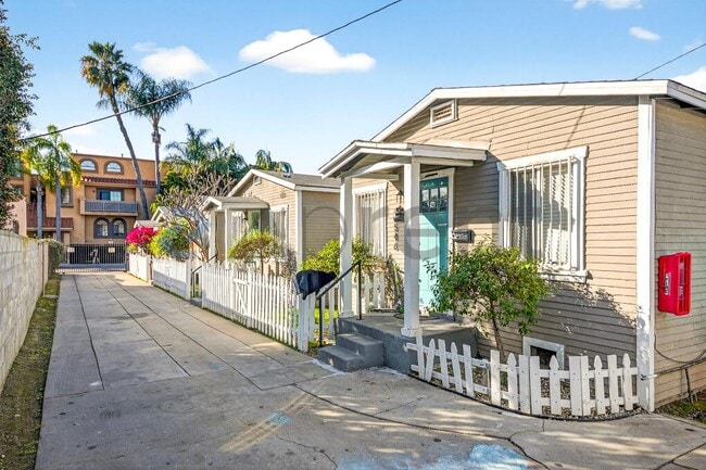 Photo - 1544 Stanley Ave