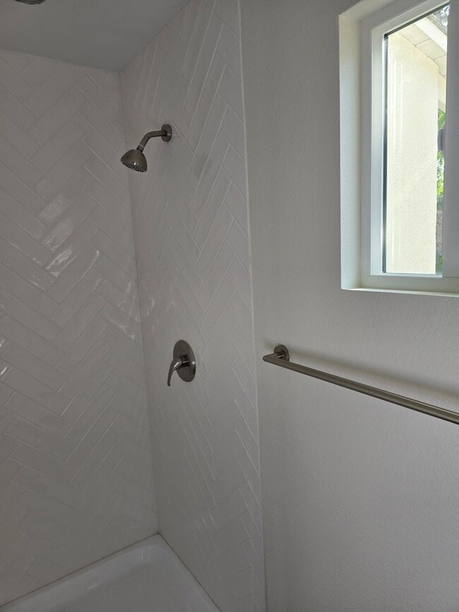 Photo - NEWLY RENOVATED, Quartz Counters & Stainle...