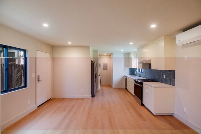 Photo - 4541 1/2 Melbourne Ave