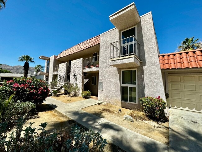 COMING SOON! Charming 2 Bed/2 Bath Apartme... - COMING SOON! Charming 2 Bed/2 Bath Apartme... Apartment Unit B