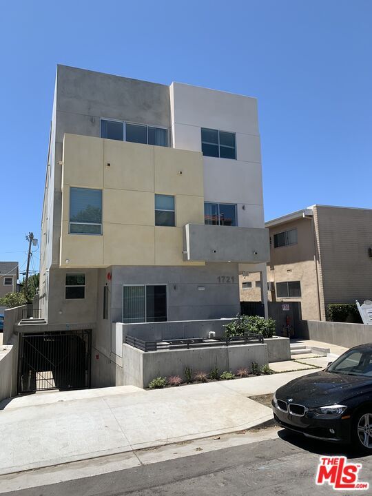 Photo - 1721 Granville Ave House