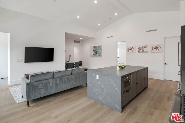 Photo - 1236 N Spaulding Ave Unit 2