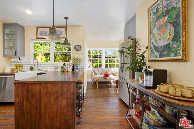 Photo - 1722 Maltman Ave