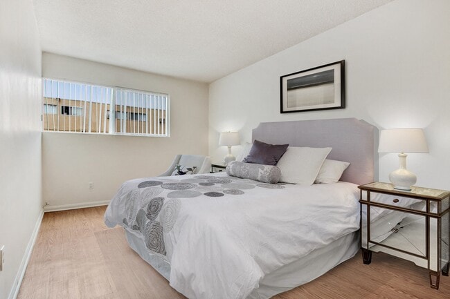 Photo - Kittridge Apartments