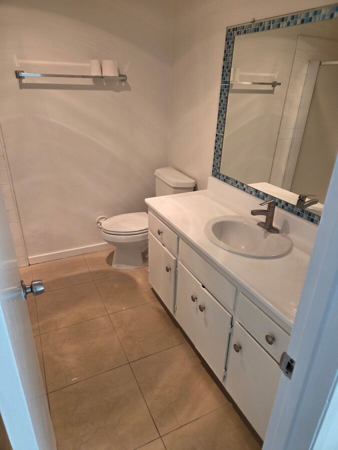 Photo - 3947 W 178th St Unit 3