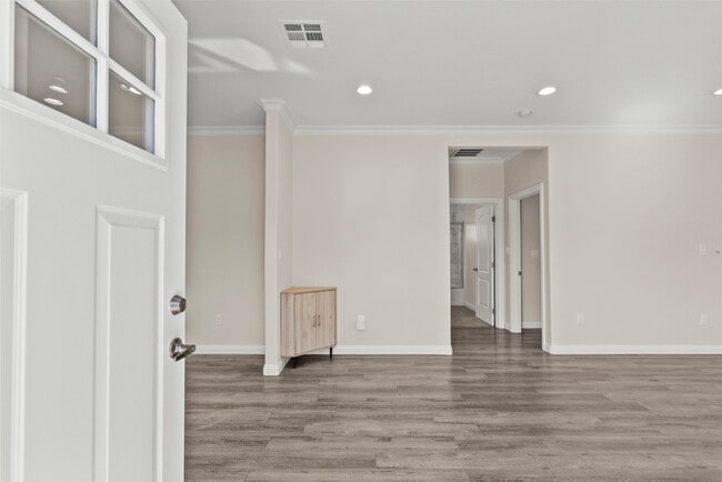 Building Photo - 6715 Cedros Ave Unit 6715 Cedros