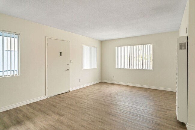 Photo - 855 Emerald St Unit C