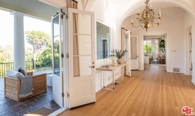 Photo - 356 St Pierre Rd