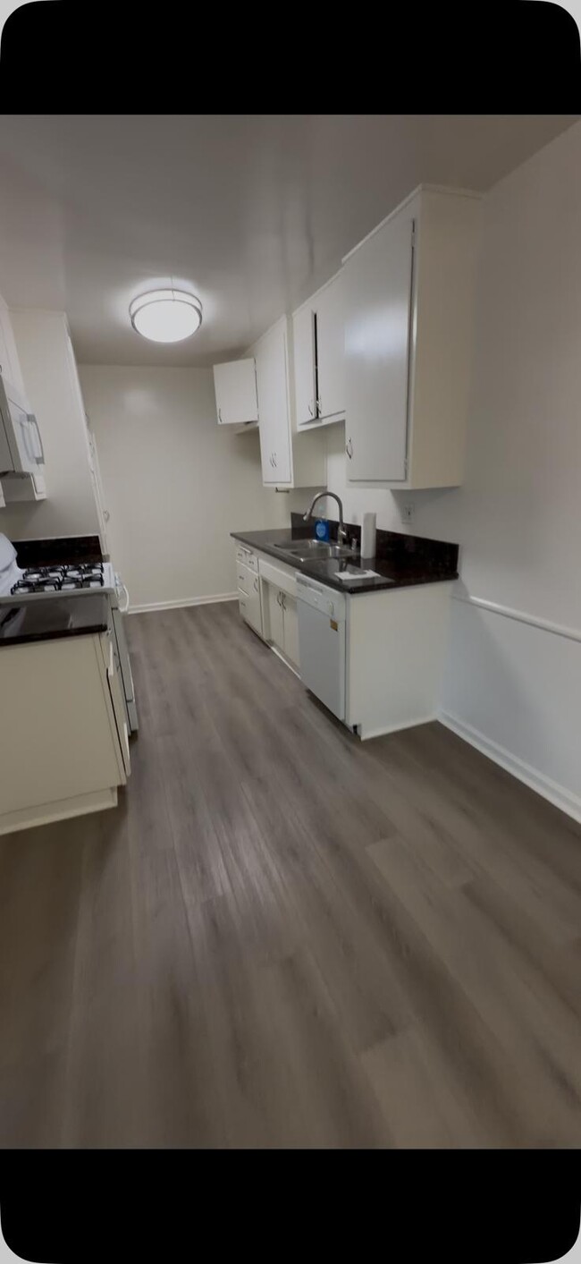 Photo - Willis Manor Apartments