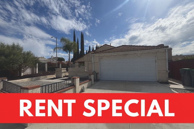 Building Photo - 39510 Sunrose Dr