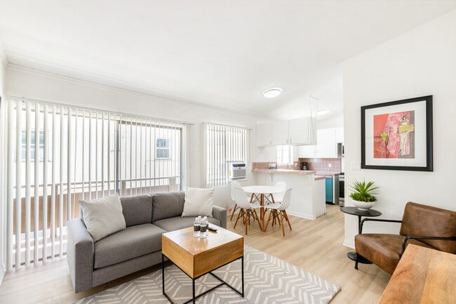 Photo - 210 S Arnaz Dr