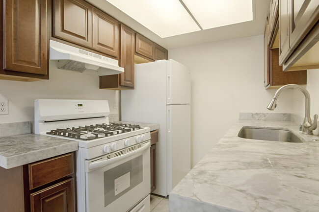 Photo - Acacia Manor