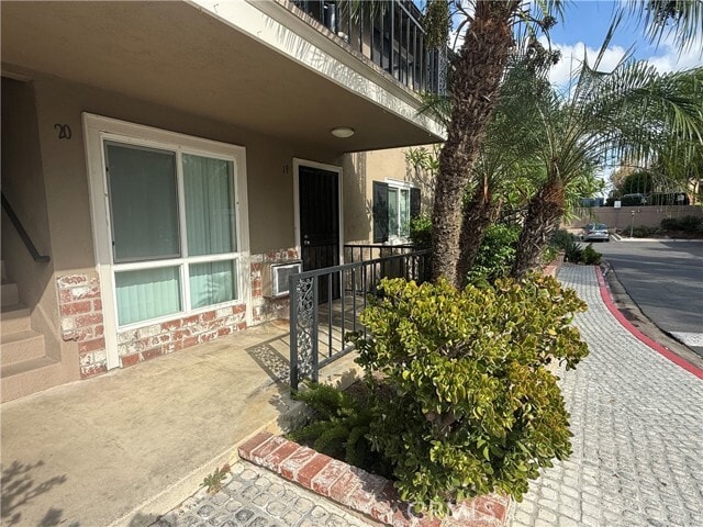 Building Photo - 660 S Glassell St Unit 19