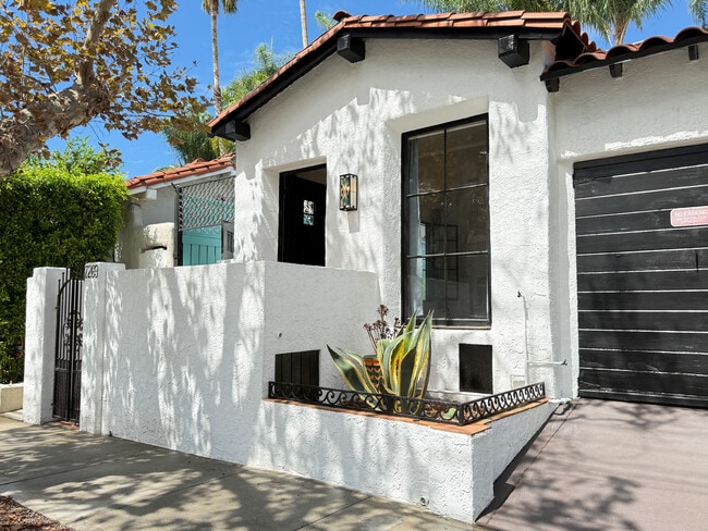 Photo - 7269 Waring Ave