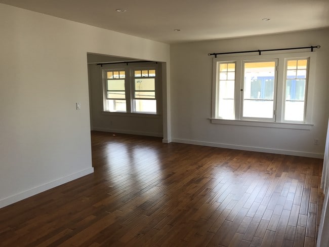 Living Room to Dining Room - 120 35th St Unit 120