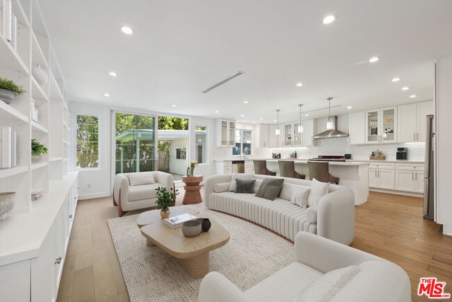 Photo - 5114 Cedros Ave