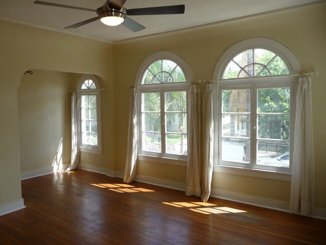 Photo - 435 1/2 N Sierra Bonita Ave Unit 435.5