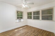 Photo - Charming 1-bedroom backhouse in Mentone!