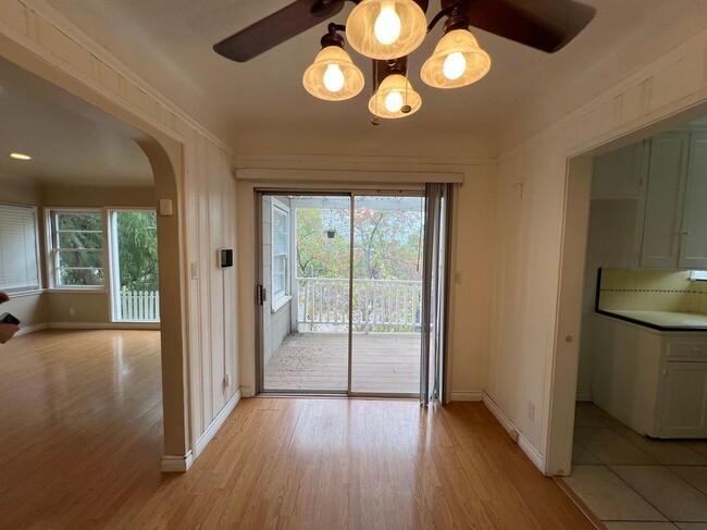 Photo - 3869 Ridge Rd