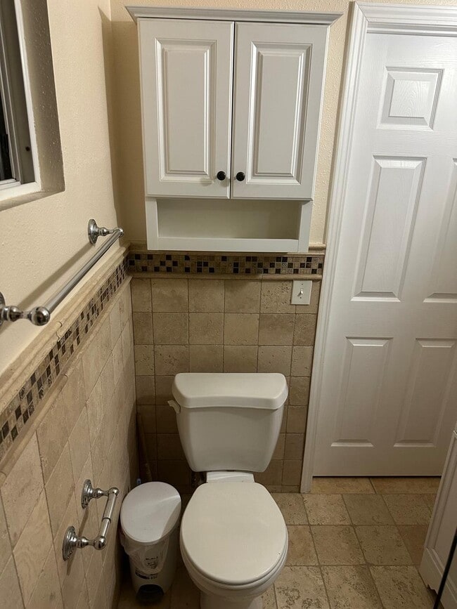 Building Photo - 10640 Gridley Rd