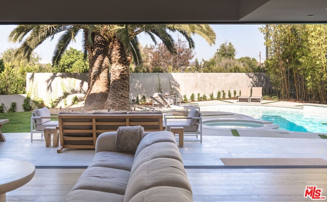 Building Photo - 606 N Ardmore Ave