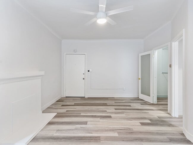 Photo - 608 W 6th St Unit 03
