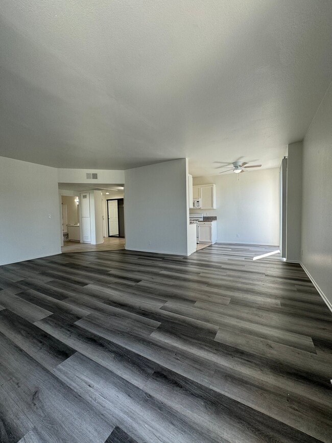Photo - 4343 Whitsett Ave Unit 203