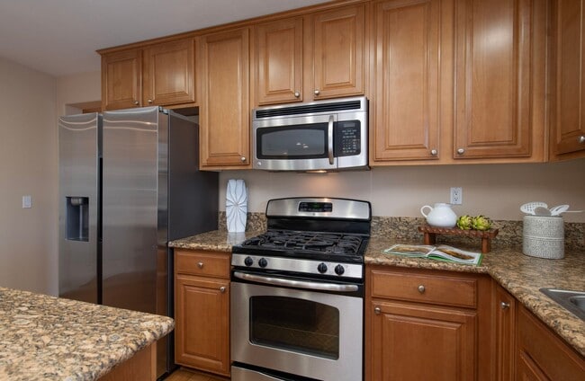Photo - 1322 Isabella Way