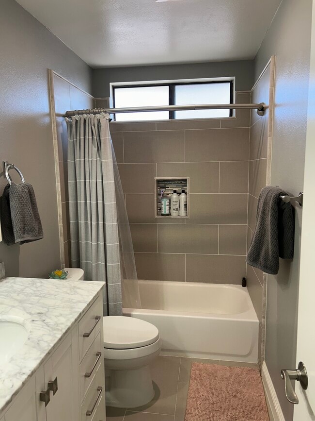 Photo - 15169 Magnolia Blvd