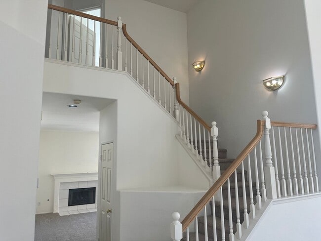 Photo - Bridlevale Community 4 bedroom