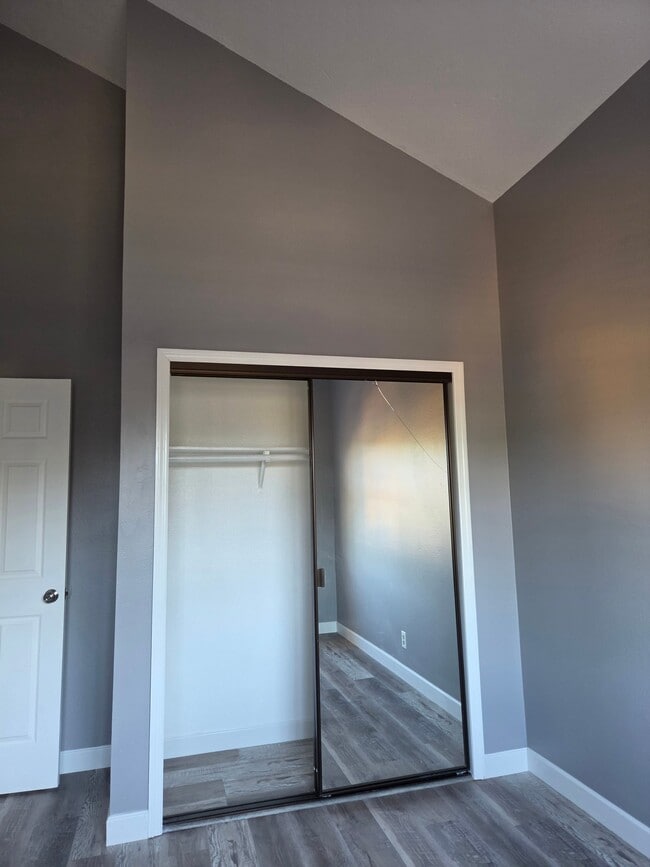 Photo - 2721 Ivanhoe Ave