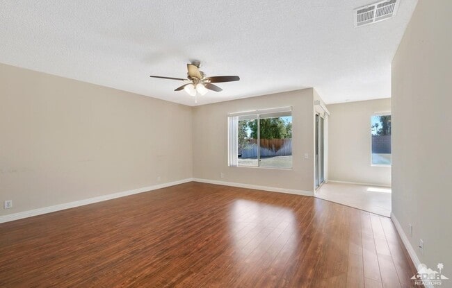 Photo - Central Palm Desert Home (3b/2b)