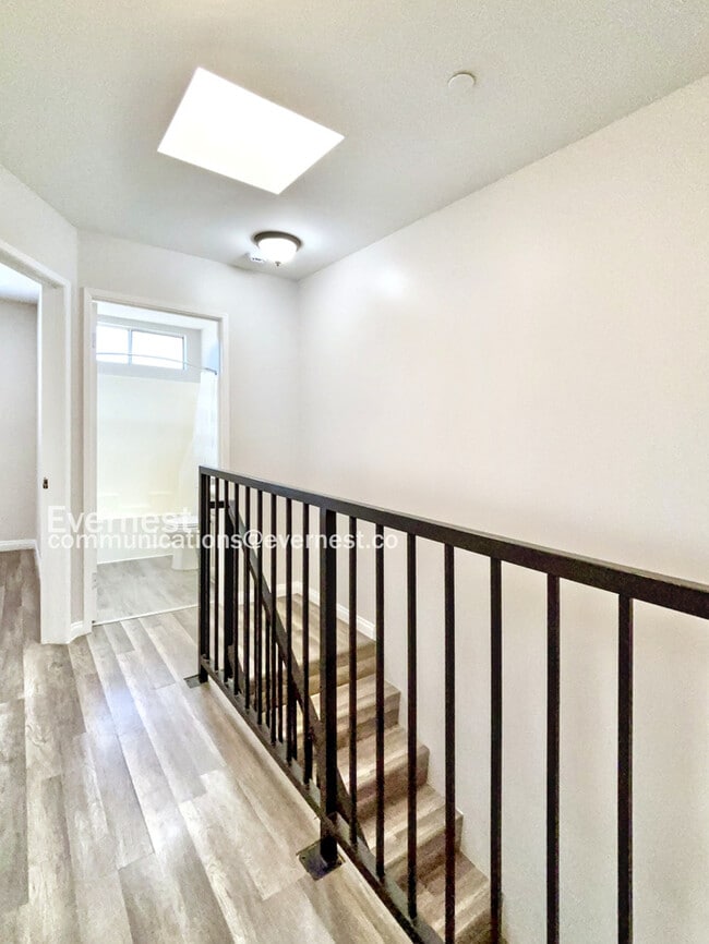 Photo - 522 Serrano Ave Unit 4