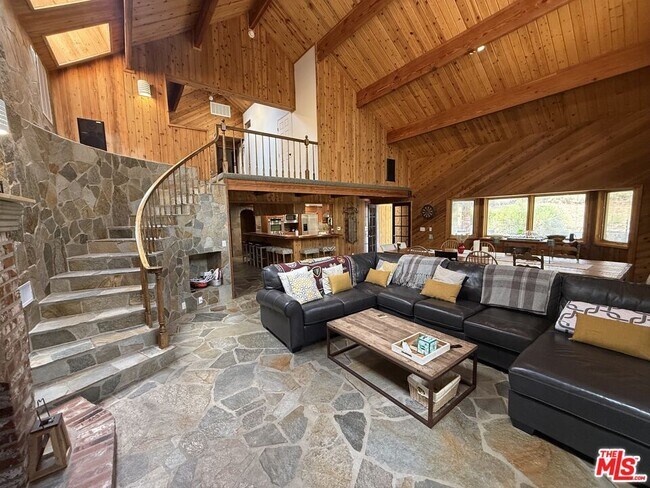 Photo - 1196 Willow Ln