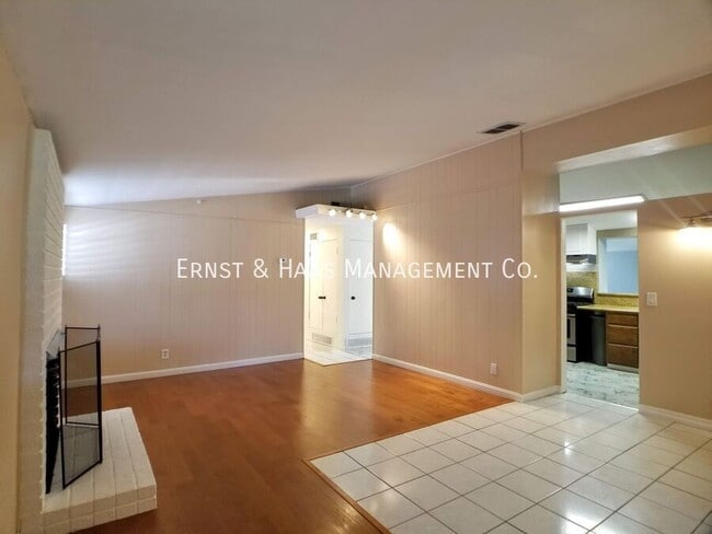 Photo - 3310 E Curry St