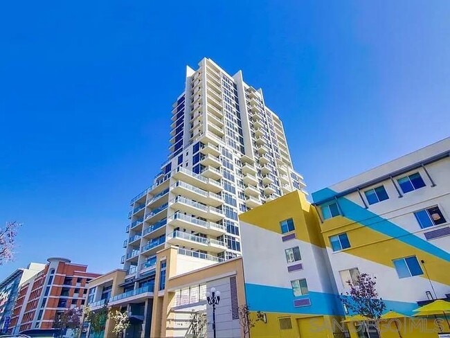 Building Photo - 575 Sixth Ave Unit 2101