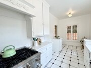 Photo - 221 S Gramercy Pl Apartments