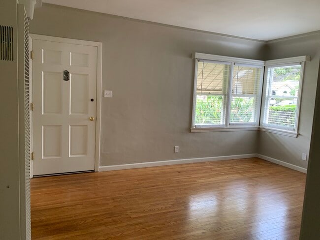Photo - 318 N Bushnell Ave Unit 318