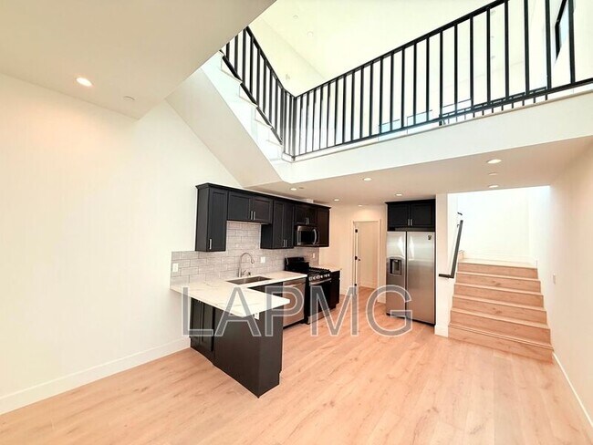 Building Photo - 3414 London St