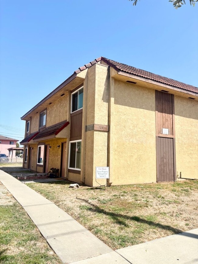 Building Photo - 728 N D St Unit 2