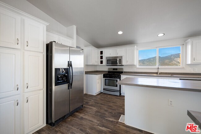 Photo - 45999 South St