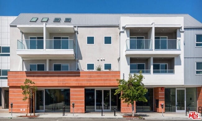 Building Photo - 2336 Westwood Blvd Unit 213 Rental