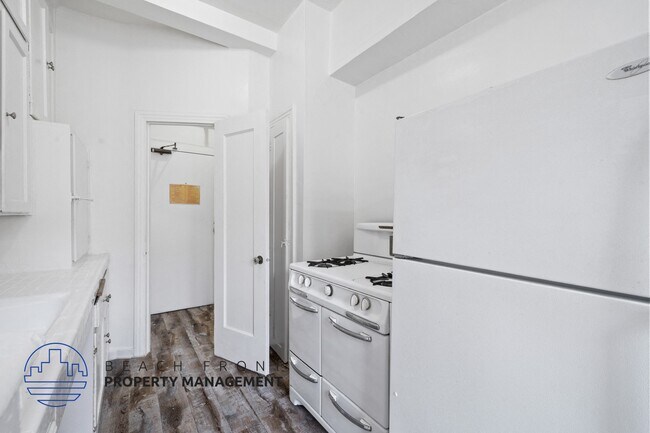 Photo - 512 S. Hobart Blvd.