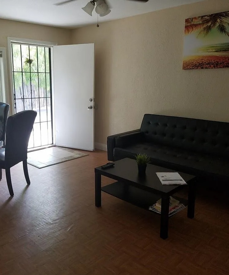 Photo - Imperial Triplex Unit 3589-3