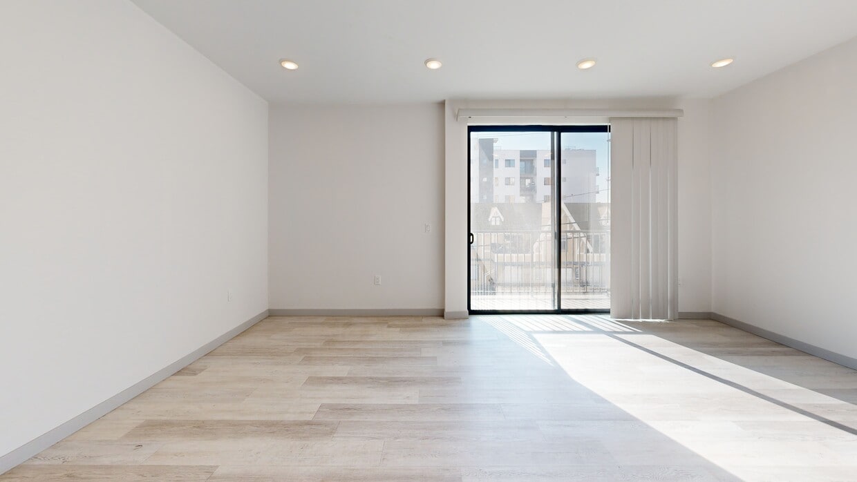 3D Tour - 941 Fedora St